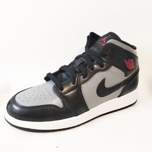 Nike Air‎ Jordan 1 MID GRADE SCHOOL 6.5Y Like New